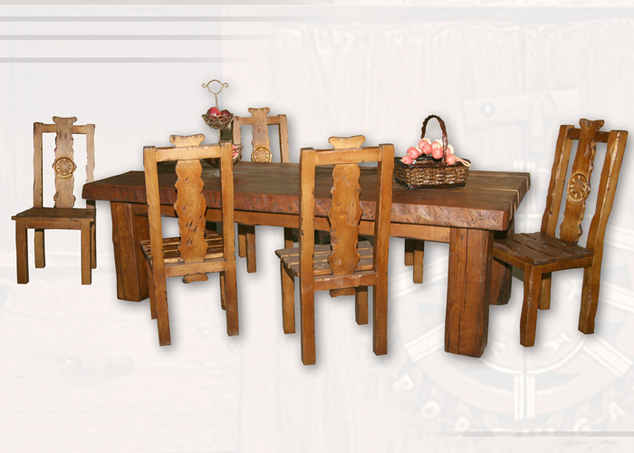 Mesa e cadeiras